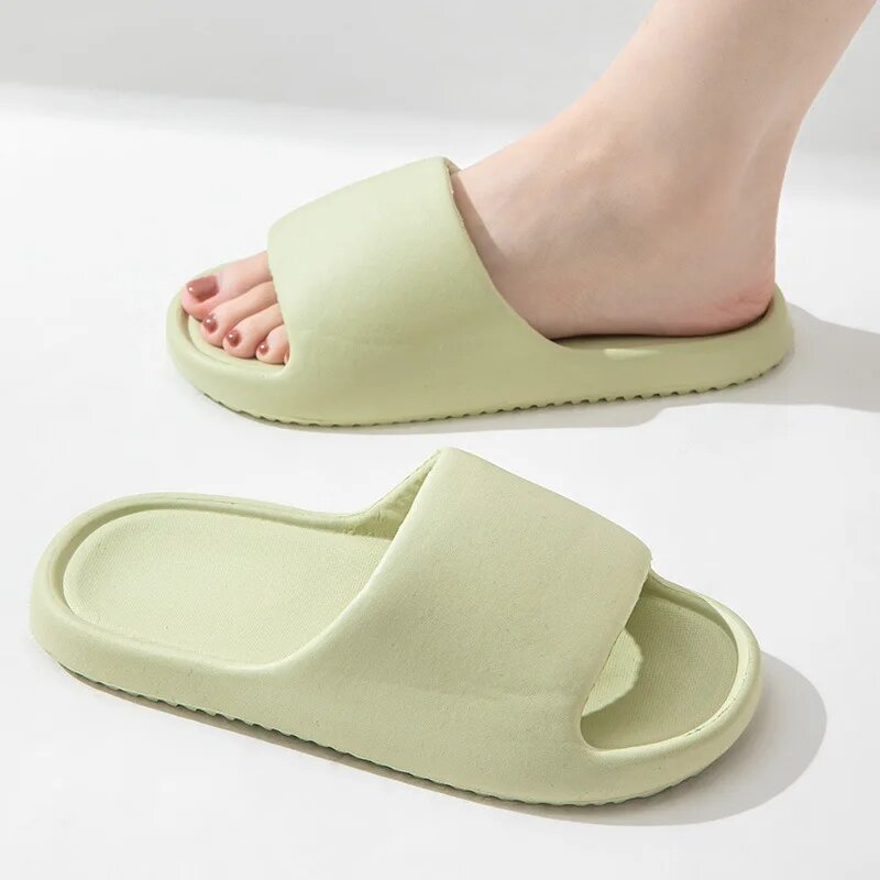 Zapatos frescos de suela gruesa para mujer, para usar en el exterior, con sensación de pisar las heces. Pareja ligera de suela suave