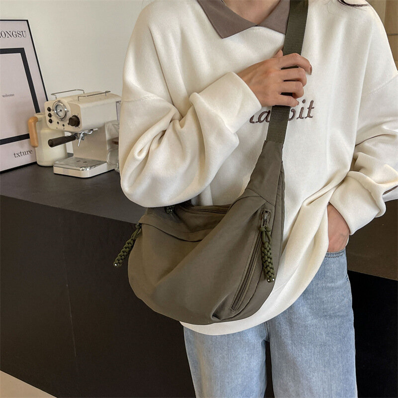 Leisure Crossbody Hobo Bag with Large Capacity Versatile and Niche Design Nylon Shoulder Bag Student Class Mailman Bag