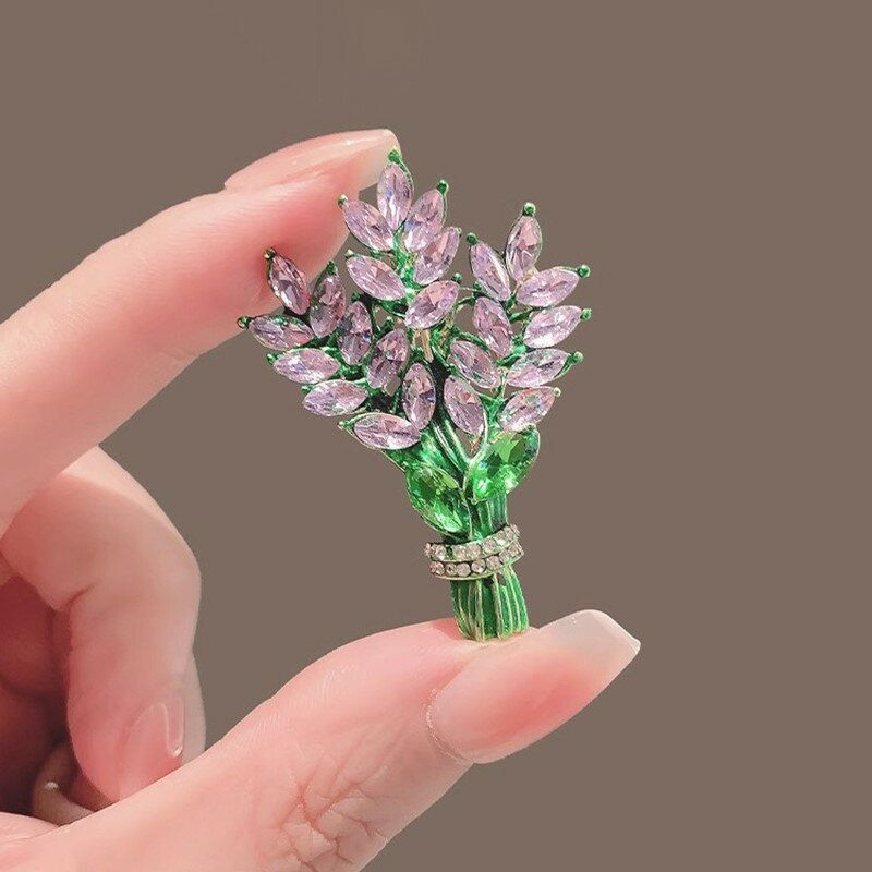 Женская Брошь Лавандовый цветок на лацкане, изысканные заколки, фиксированные Аксессуары, романтичный модный букет с кристаллами, подарочные украшения