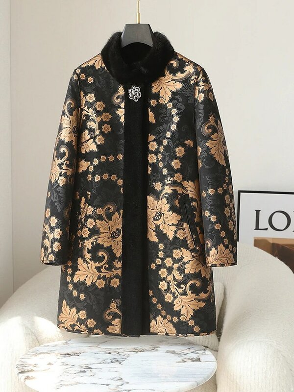 New middle-aged and elderly mother's clothing lamb fur grass coat for women's medium and long length mink fur collar flower skin