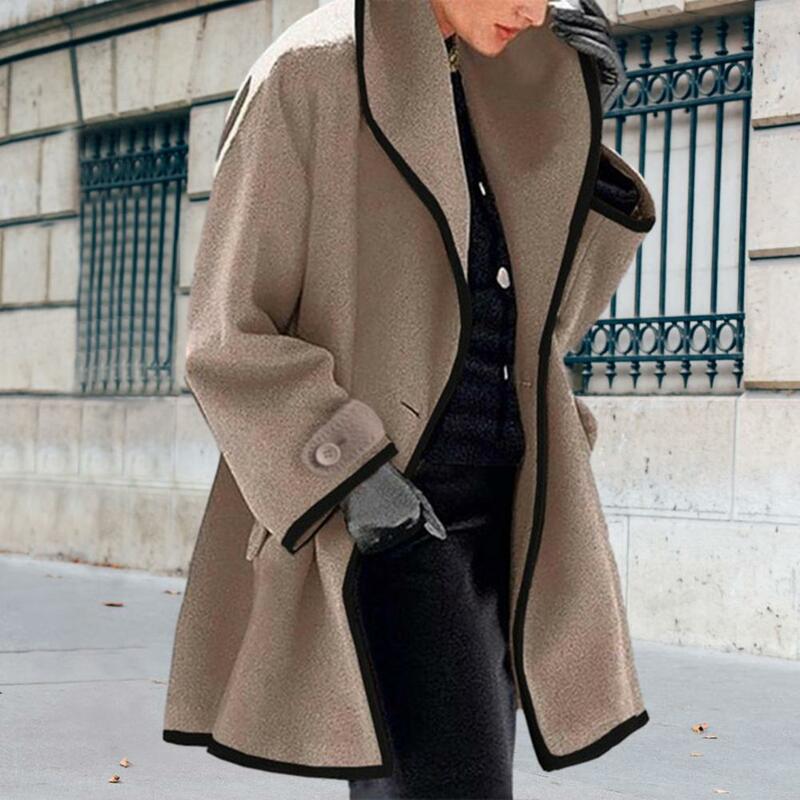 Giacca da donna autunno inverno cappotto a maniche lunghe con risvolto abbinato a colori larghi tasche di media lunghezza Cardigan spesso caldo cappotto Streetwear da donna
