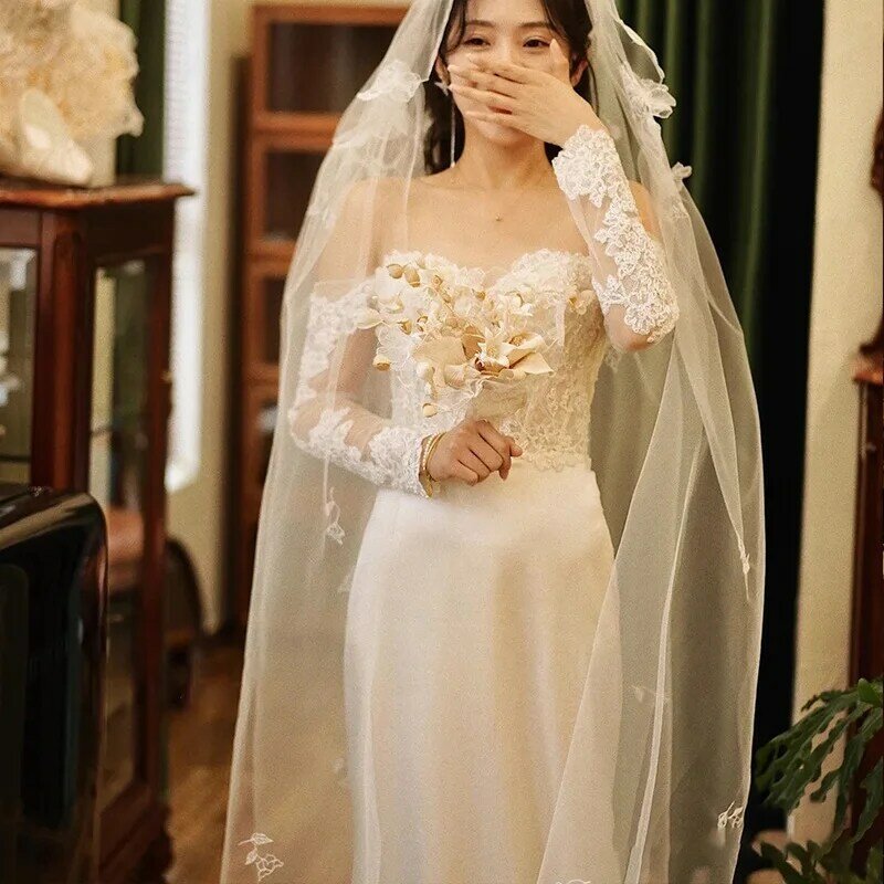 ชุดแต่งงานแขนกุดลายนางเงือกสไตล์เกาหลีผ้าชุดเดรสปาร์ตี้ปะติดเสื้อคอวีเปลือยหลังเปิดไหล่