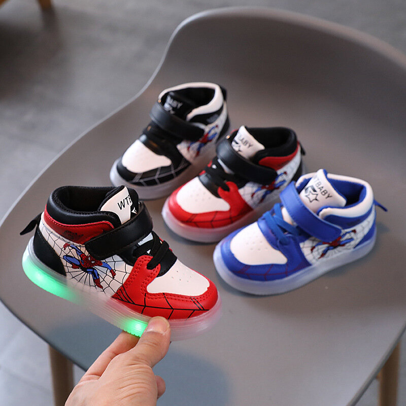 Chaussures Spiderman légères pour enfants, chaussures de sport en maille avec lumière LED pour garçons et filles
