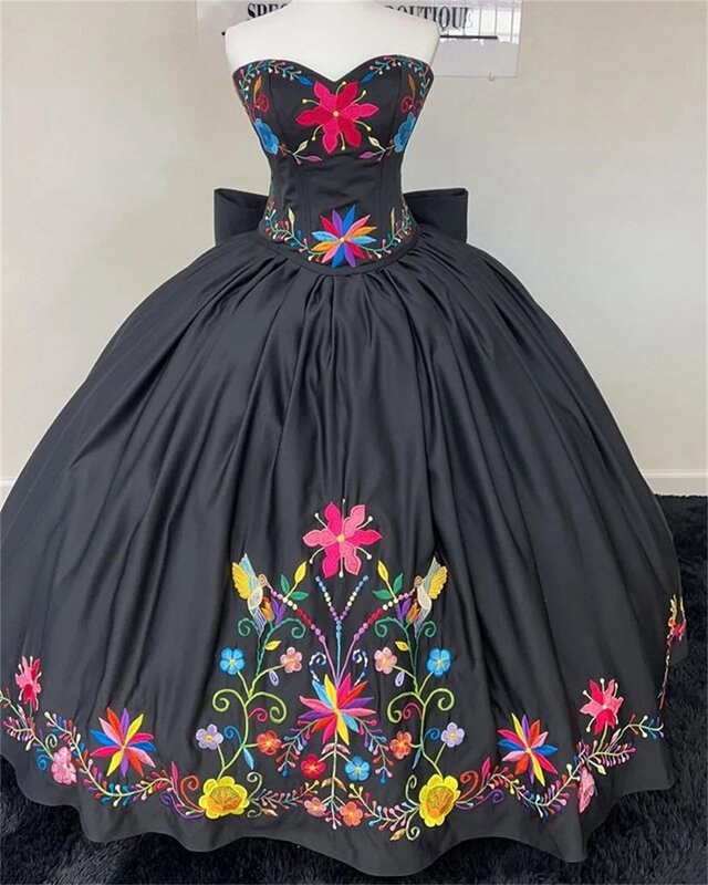 Gaun hitam putri Quinceanera gaun bola gaun sulaman Satin manis 16 Gaun 15 AUX Meksiko