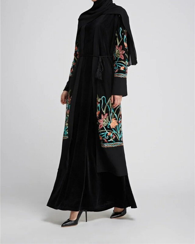2023 Dubai primavera estate banchetto vestito Cardigan ricamato abito lungo abito moda musulmano capispalla Kimono Femme Musulmane