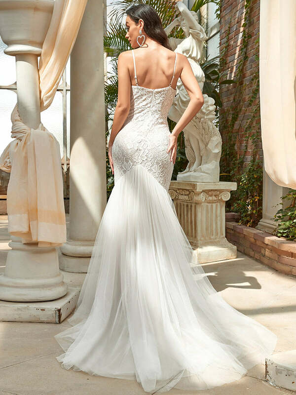 Gaun pernikahan elegan tali Spaghetti leher Sweetheart 2024 pernah cantik dari gaun pengantin wanita krim Fishtail renda
