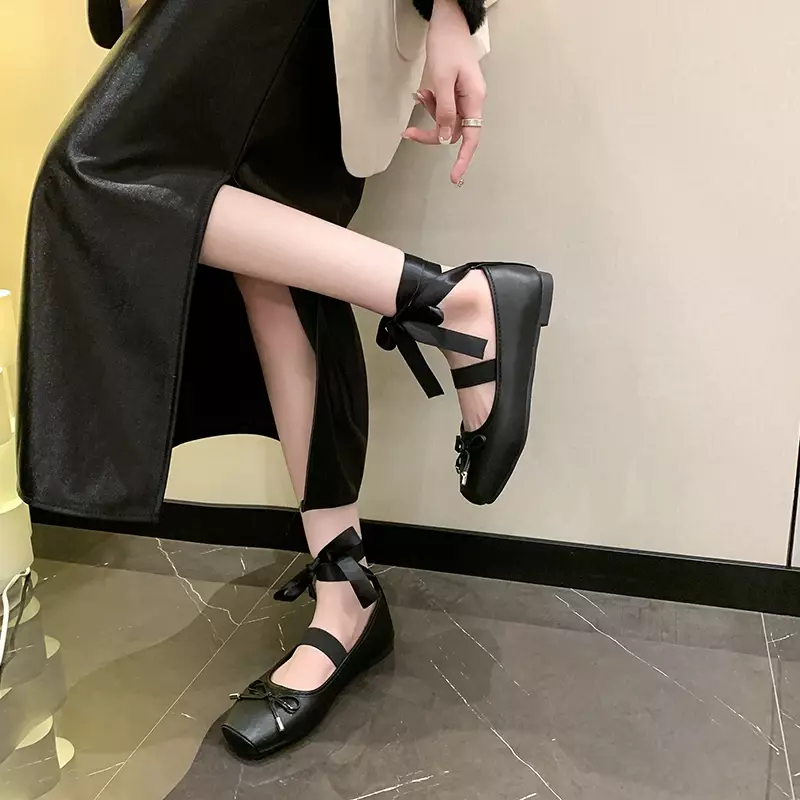 Czarne francuski styl małe pachnące płaskie buty damskie 2024 nowe baletki, płytkie krojone pojedyncze buty