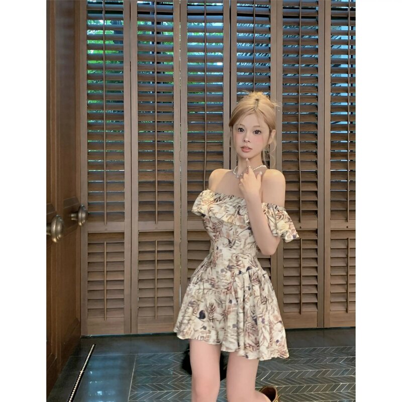 Vestido floral de um ombro feminino, manga curta, coleção verão, vestidos de cintura linha A, roupas femininas, Coreia