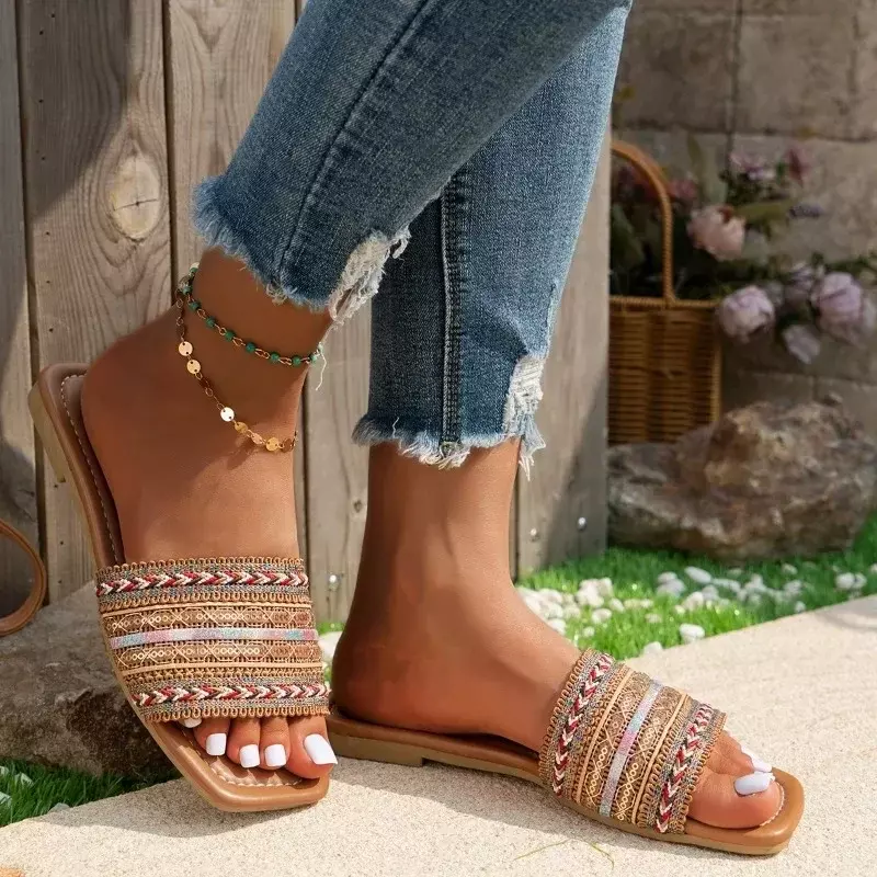 Sandal wanita mode baru musim panas 2024 sepatu datar untuk wanita ujung terbuka nyaman luar ruangan pantai sandal mewah wanita desainer