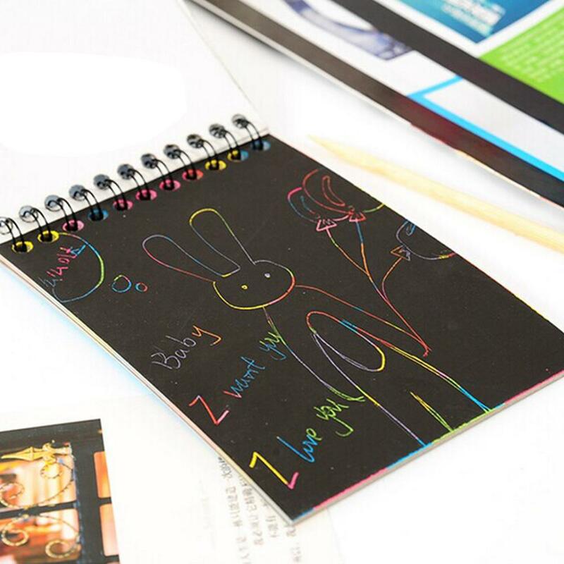 12 Lembar Kertas Gambar Scraping Ajaib DIY Lukisan Warna-warni Buku Catatan Doodle Hadiah Seni Awal untuk Anak-anak Hadiah Warna Acak