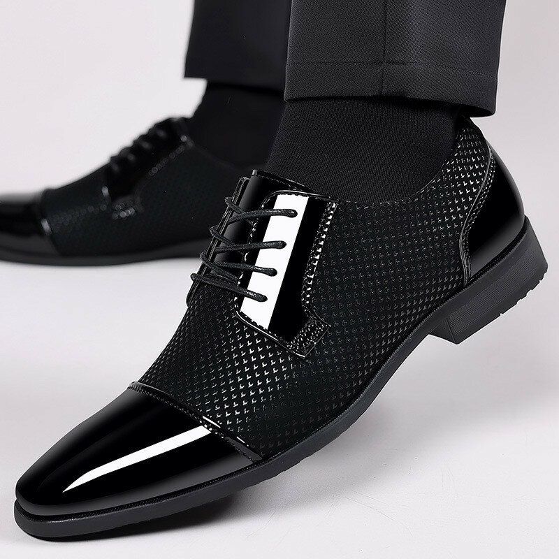 Duże rozmiary męskie buty wysokiej jakości męskie buty wizytowe sznurowane męskie buty biznesowe Oxford markowe męskie buty ślubne spiczaste 39-46