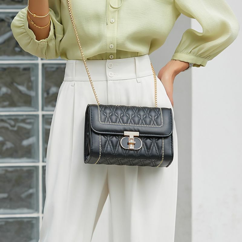 女性用斜め斜めクロスバッグ,小さな刺繍チェーンバッグ,繊細な携帯電話バッグ,高品質,ファッショナブル