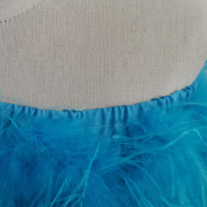 Gaya Baru 100% Rambut Burung Unta Alami Satu Bahu Desain Seksi Gaun Wanita Mantel Bulu Dada Rendah Bahu Gaun Rok Mini