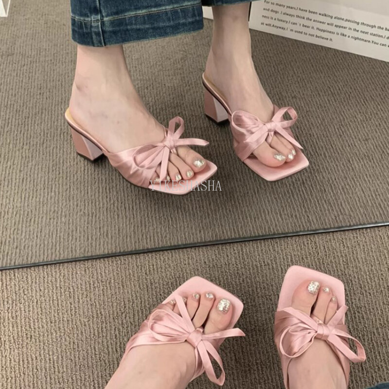 2024 Summer New Low Heeled Bow pantofole con tacco spesso da donna che indossano sandali da donna sandali di lusso da donna designer