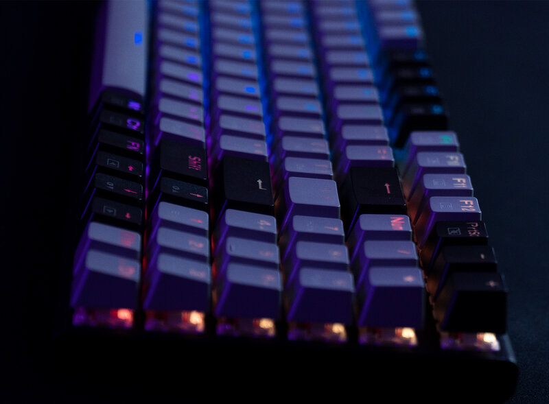 คีย์บอร์ดสำหรับเล่นเกมพีซีแบบมีสายมีแสงไฟ RGB 94ปุ่มคีย์บอร์ดสำหรับเล่นเกมคอมพิวเตอร์แบบมีสายคีย์บอร์ดสำหรับเล่นเกม