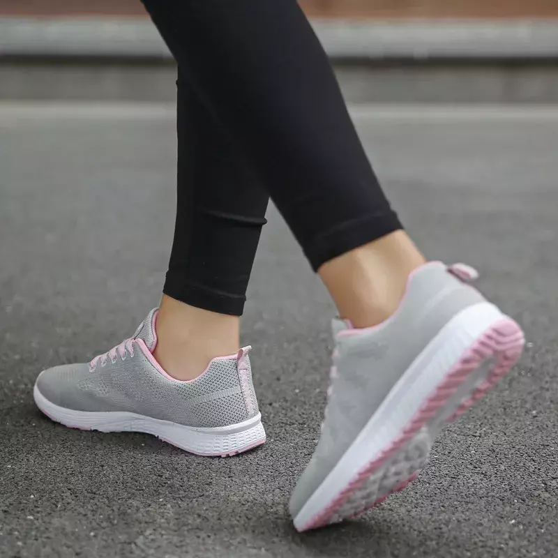 Maogu รองเท้าผ้าใบสีขาวสวมใส่สบายสำหรับผู้หญิง, 2024รองเท้าแตะอากาศถ่ายเทรองเท้าวิ่งลำลองสำหรับผู้หญิงรองเท้ากีฬาวัลคาไนซ์44