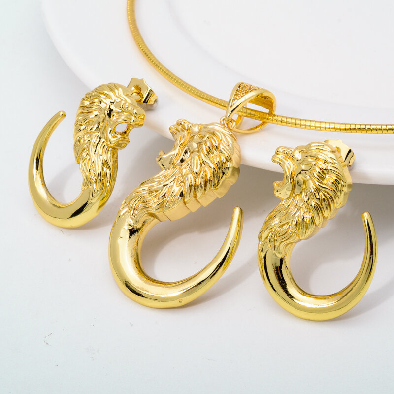 Sunny Set Perhiasan Hip Hop Kepala Singa Desain Berlebihan Anting Liontin Kalung Wanita Tembaga Berlapis Emas Kualitas Tinggi