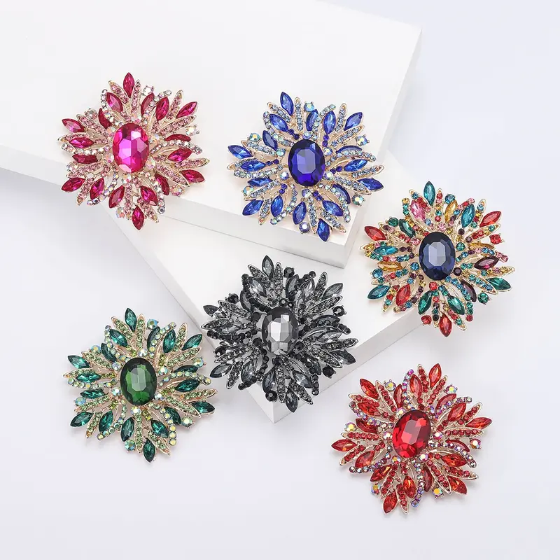 Crystal Glass Flower Brooches for Women Unisex Rhinestone Pins Event Party Backpack Decoration Clothes Accessories