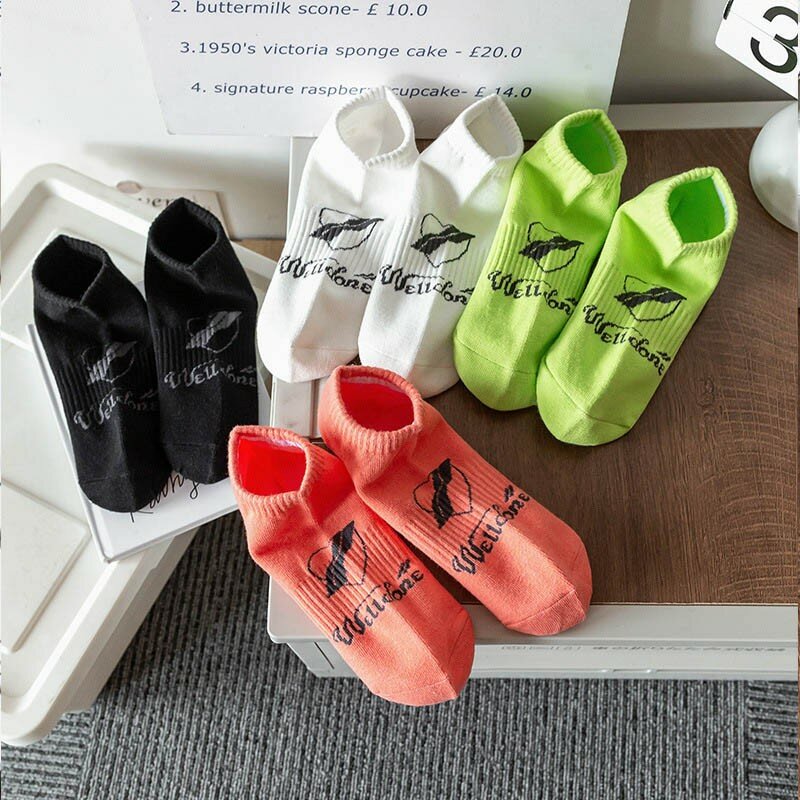 Chaopai kaus kaki minimalis huruf cinta Jacquard Fashion serbaguna INS Harajuku kasual kuliah olahraga gaya kaus kaki perahu V102