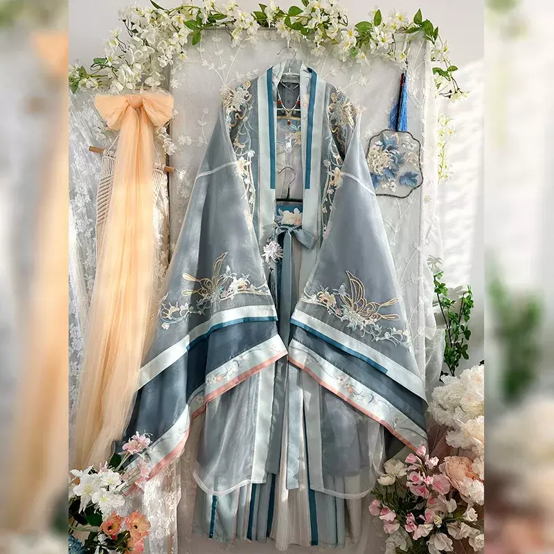 女性のためのファッショナブルな中国のスタイルのドレス,刺繍とグラデーションの色,オリジナルのデザイン,2024