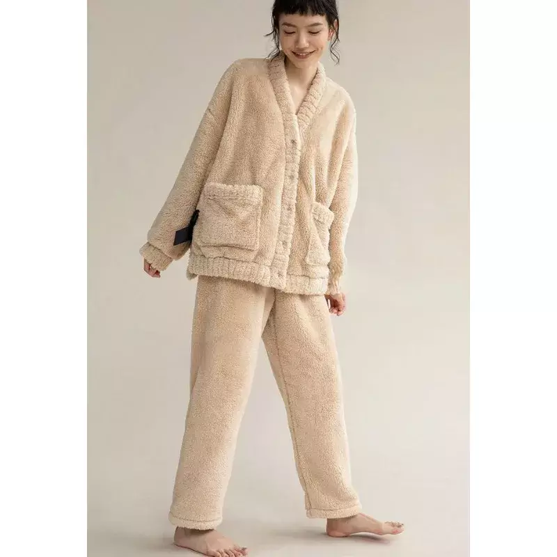 Pijama de terciopelo Coral para mujer, ropa de dormir de franela de felpa gruesa con cuello en V, cálida, con cuello de perlas, para invierno, novedad de 2024