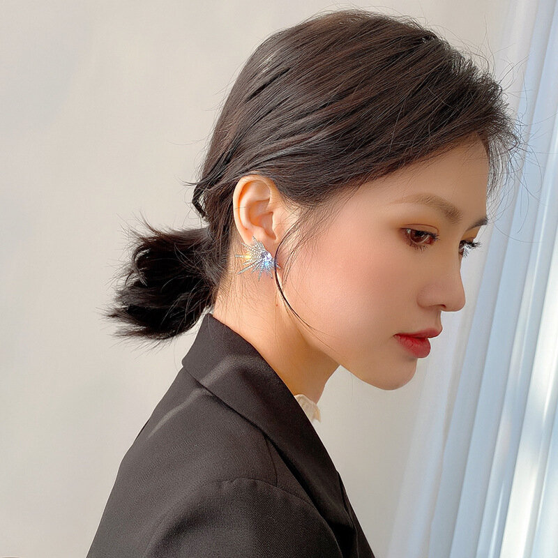 Neue silberne Farbe große Pflanze Luxus Ohr stecker mit bling Zirkon Stein für Frauen Modeschmuck koreanischen Ohrring Geschenk