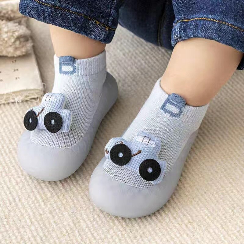 Zapatos de suela suave antideslizantes para bebés, calcetines de piso de animales de dibujos animados, zapatos para niños y niñas pequeños, primavera y otoño