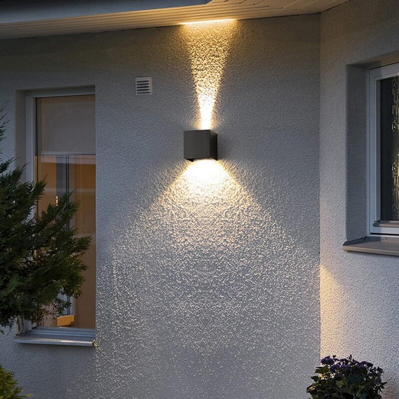 Zewnętrzna lampa ścienna, wodoodporne kwadratowe aluminiowe lampy ścienne IP65, mocowanie w górę i w lampy halogeny, 4-pakowa zewnętrzna lampa ścienna