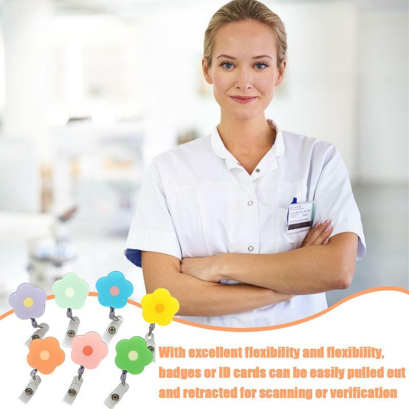Retrátil Badge Reels para Enfermeiros, Enfermagem Badge Clip, Titulares de Cartão com Clip, Flower Design, 7 PCs