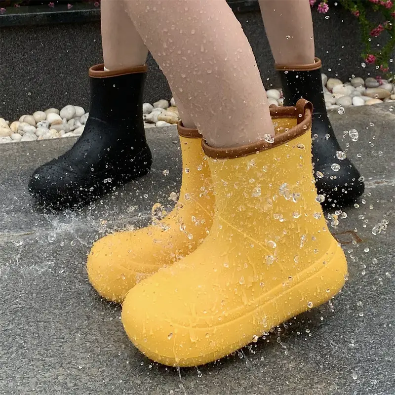 New Casual Women Rain Boots Solid Color Women Fashionable Outdoor Trend Shoes Versatile Waterproof Non-slip Rubbers Four Seasons
