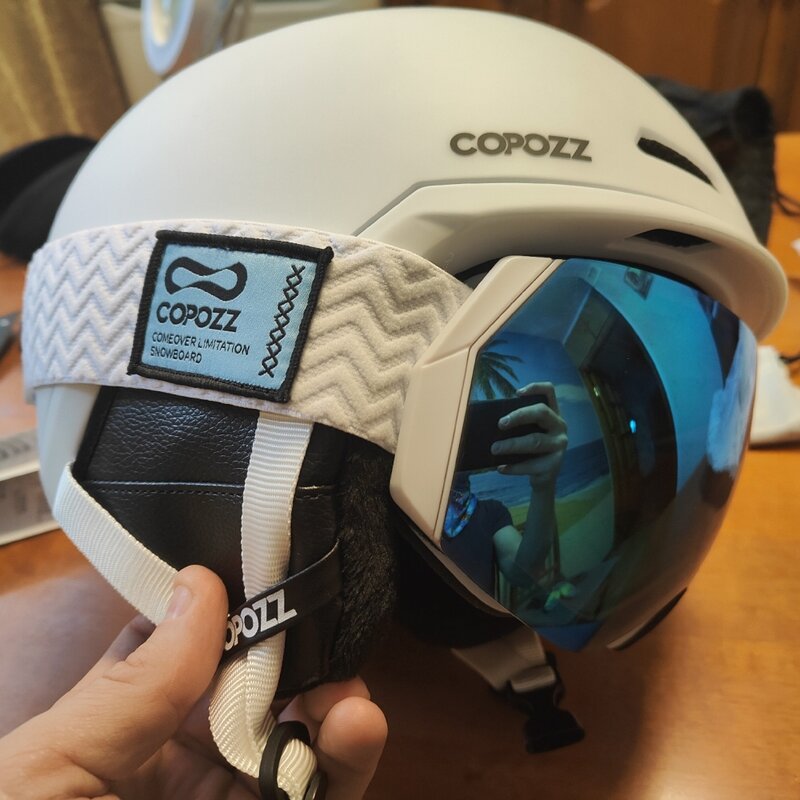 COPOZZ Helm Ski Helm Ski Setengah Tertutup Anti Benturan untuk Pria Dewasa Wanita Helm Keselamatan Papan Seluncur Salju Ski Pria Wanita
