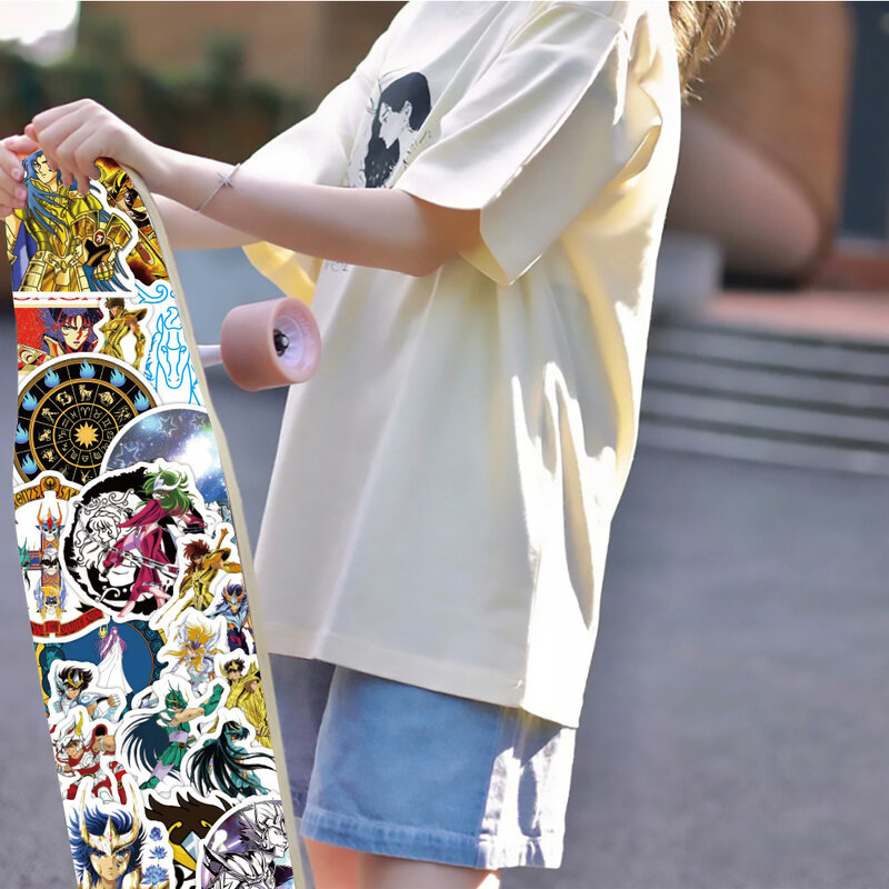 Stiker Anime Saint Seiya, 10/30/50 buah stiker tahan air Laptop ponsel Skateboard sepeda motor stiker keren mainan klasik anak-anak