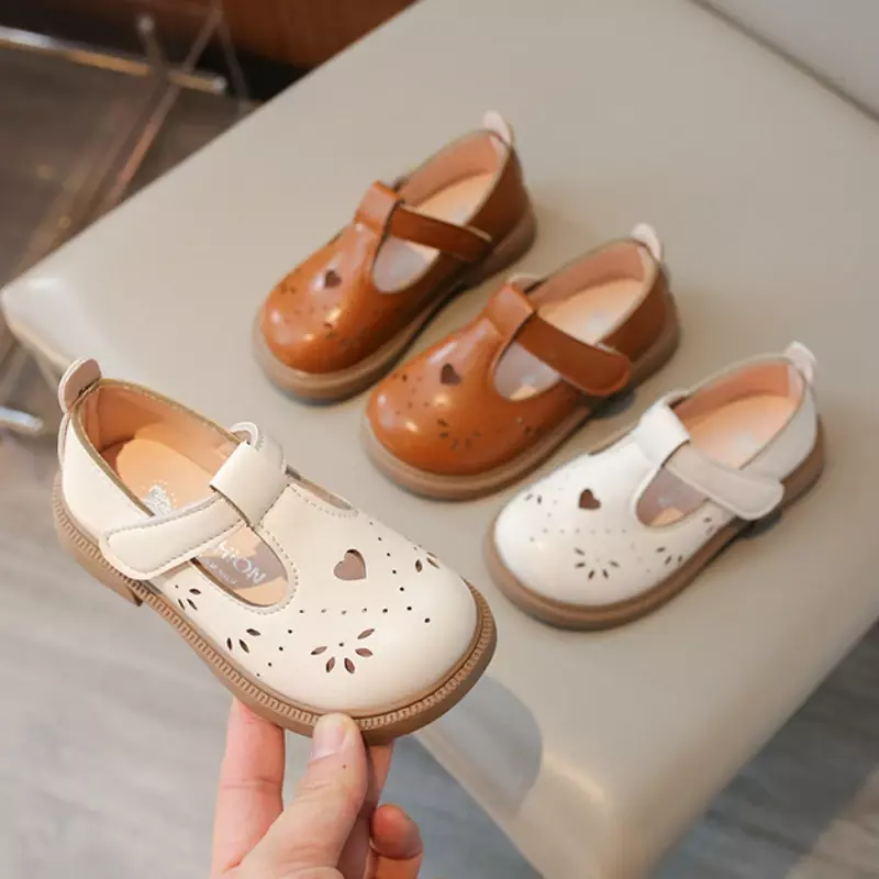 2024 Kids Leather Shoe Spring Autumn Princess Shoes for Girls Sweet Heart Cut-outs Children Causal T-strap Flat Shoes Hook Loop