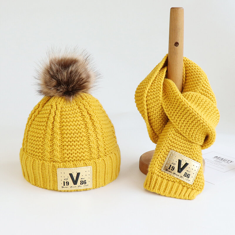 Children's hat and scarf two pieces autumn and winter baby pullover hat boys and girls knitted wool hat with velvet thickening t