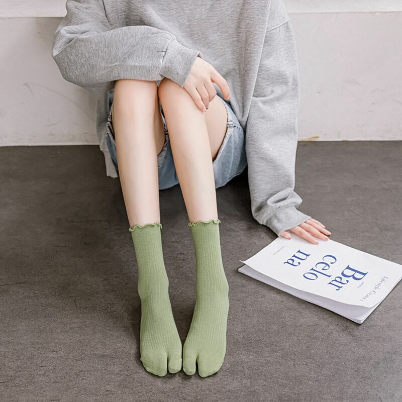 Дышащие Модные Хлопковые женские носки с оборками карамельного цвета носки с двумя пальцами Чулочные изделия носки с двумя пальцами носки средней длины