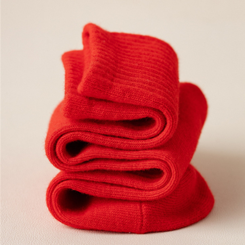 Meias vermelhas festivas de meio tubo masculinas, meia de festa de Natal, macio, confortável, respirável, absorva suor, ano novo