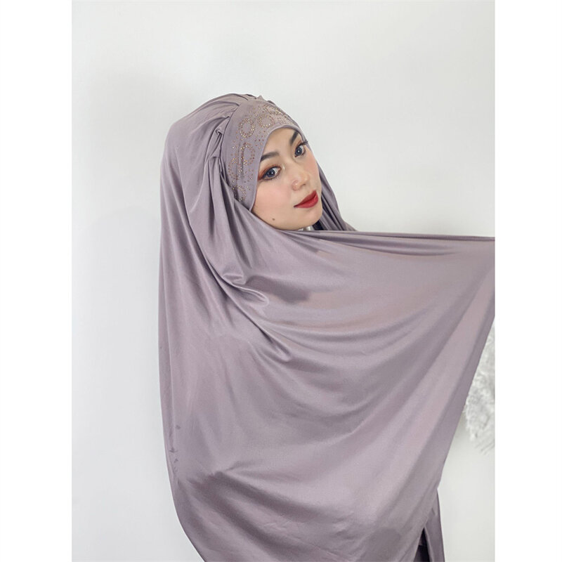 Damski muzułmański hidżab jednolity kolorowa, bandażowa szalik wysokiej jakości diamentowa koszulka etniczne hidżaby chusta na głowę bandany Foulard Turbante Mujer