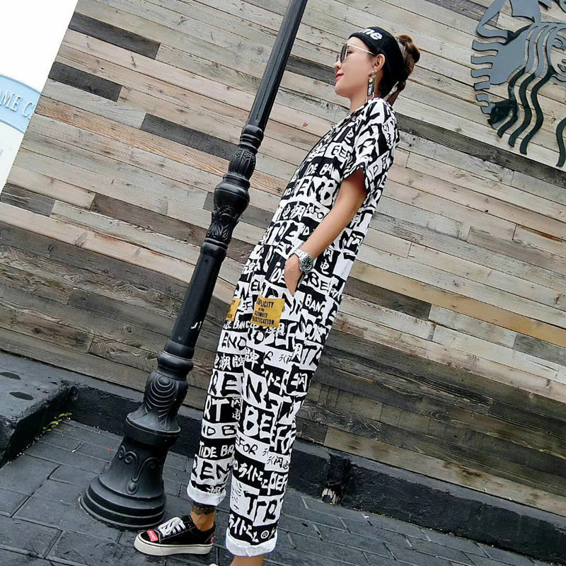 2022 New Summer Fashion Lady Short Sleeve Jumpsuits Graffiti Alphabet Printed Loose Rompers Trendy Women Ankle-length Pants