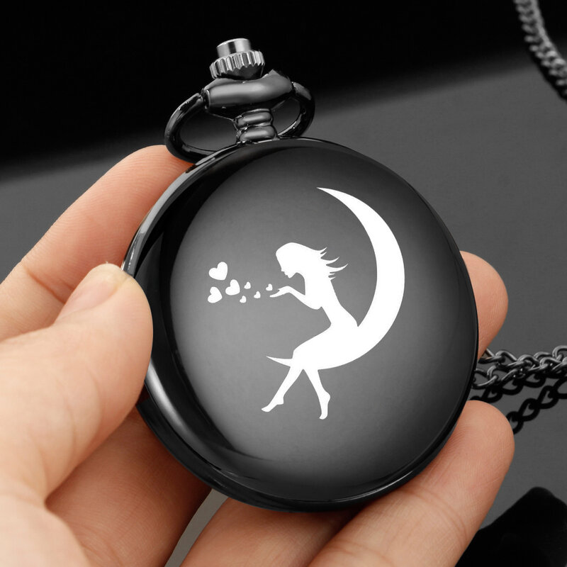 Das Mädchen im Mond Design schnitzen Englisch Alphabet Gesicht Taschenuhr eine Kette schwarz Quarz Uhr perfektes Geschenk