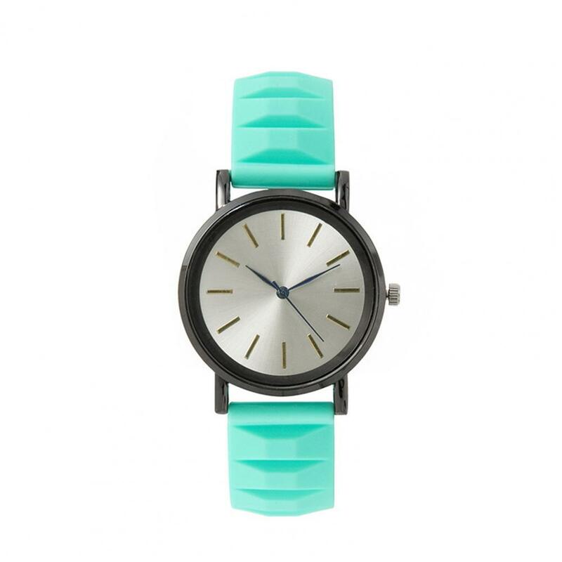 Jam tangan kuarsa wanita tali silikon warna-warni jam tangan Harian dengan Dial bulat untuk menjaga waktu akurat untuk kencan pemakaian sehari-hari