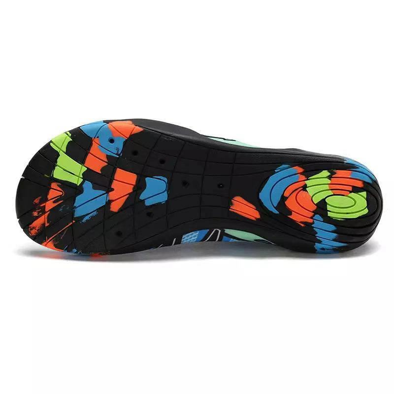 2024 calzini d'acqua a piedi nudi scarpe per Adlut Kid Quick Dry scarpe da spiaggia traspiranti a monte scarpe sportive River Sea Aqua Shoes Sneaker