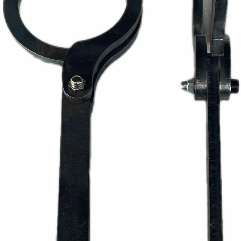 Three-body split water drill bit disassembly pliers, disassembly wrench, multi-section middle barrel connection special