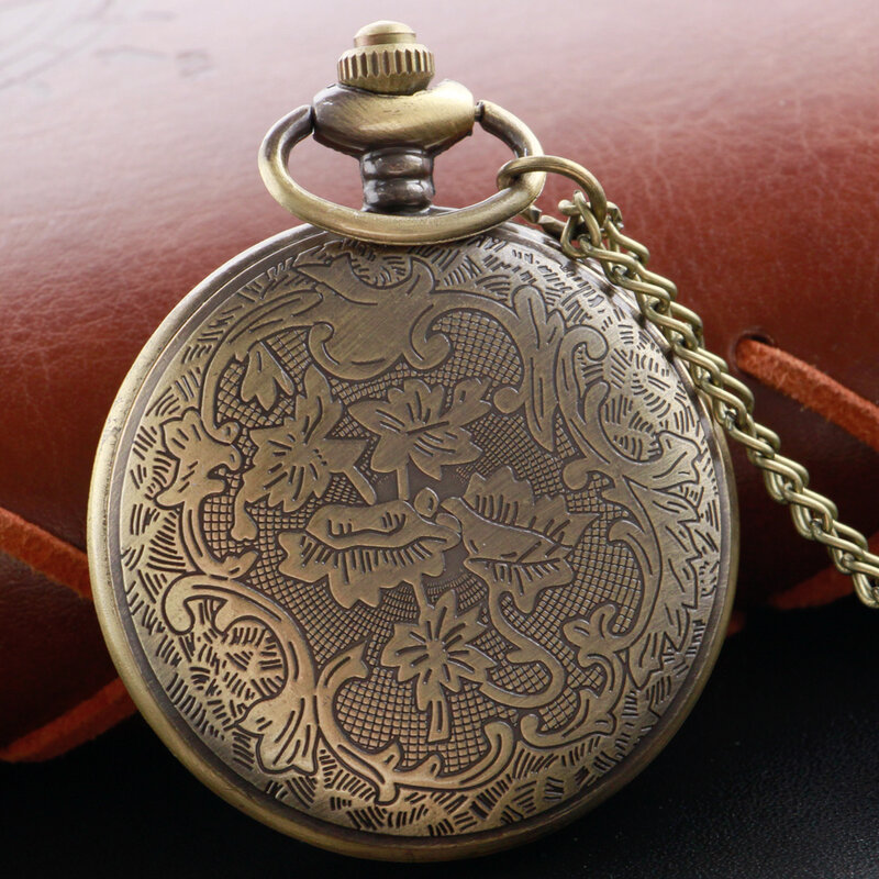Bronze Bat Hollow Relief Quartz Pocket Watch with Chain Men's and Women's Retro Charm Steampunk Pendant Necklace Clock CF1050