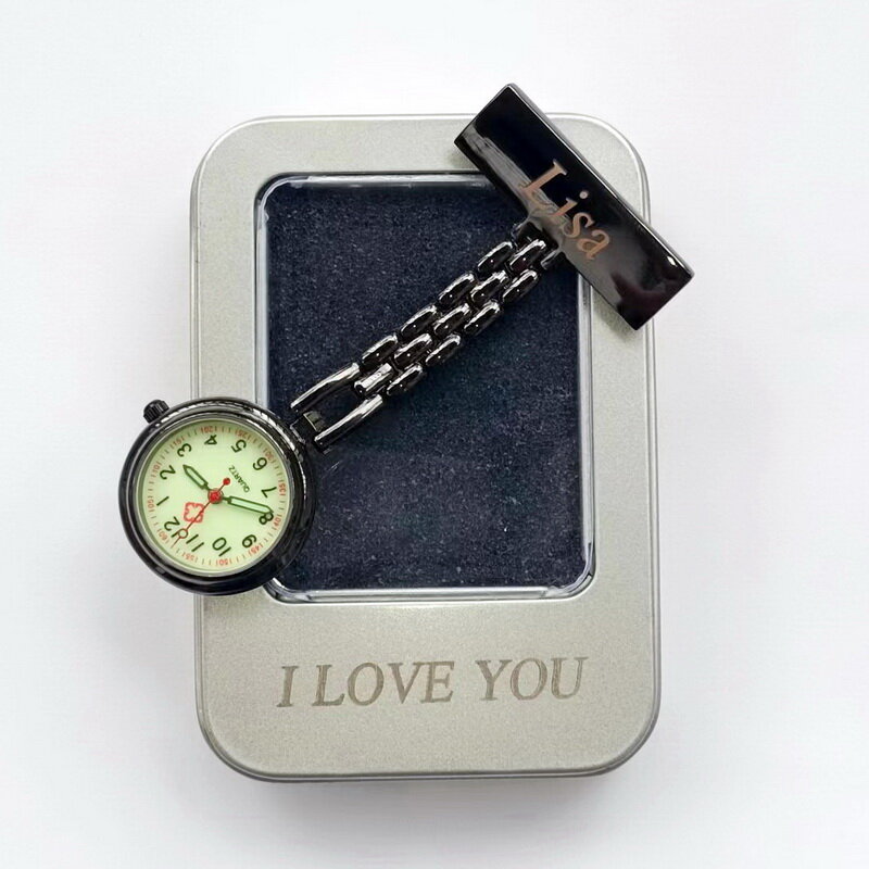 Spersonalizowane LOGO z wygrawerowanym imieniem i nazwiskiem przypinka broszka z zegarem lekarza położnego z kieszeniami do zawieszenia zegarek pielęgniarki