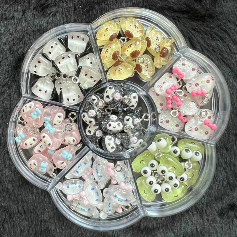 Mnini-pendientes de Hello Kitty Sanrioed de dibujos animados Kuromi, pulseras, collares, fabricación de joyas, colgantes DIY, accesorios para llaveros