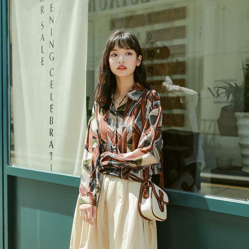 Fashion Lapel Button Printed Color Geometric Shirts Women's Clothing 2024 Spring Summer New Loose All-match Tops Casual Blouses