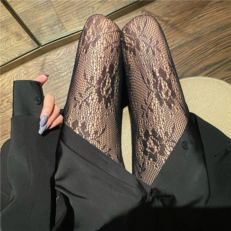 Calze classiche Lolita scavate in maglia di pizzo collant con fondo Lolita giapponese calza bianca in Rattan floreale retrò collant caldi