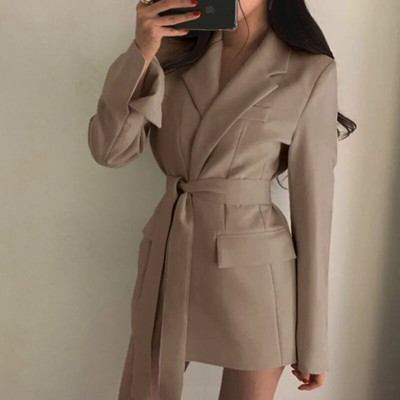Chaqueta larga con fajas para mujer, abrigo elegante de estilo británico, color negro y Beige, moda coreana, novedad de otoño, 2023