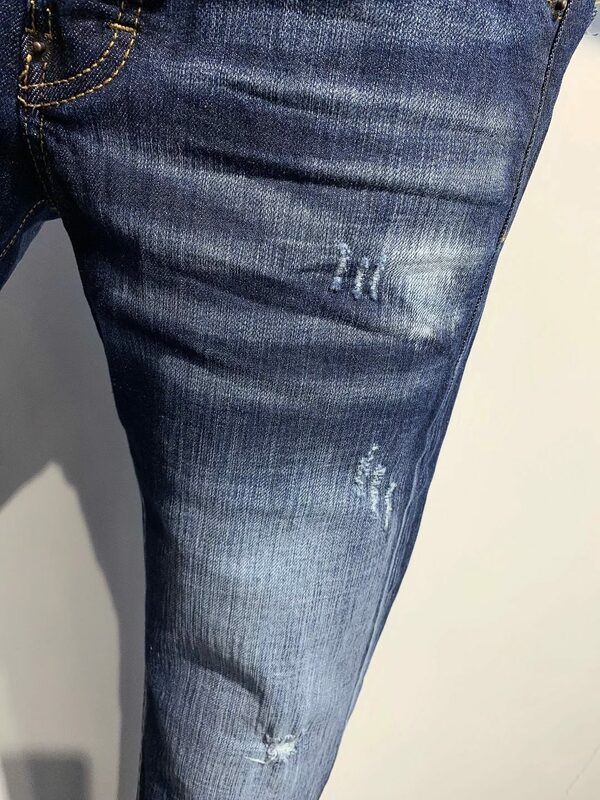 2024 jesienne nowe dżinsy D2 modne męskie sprane i znoszone naszywki z nadruk w litery i tuszem małe stopy długich spodniach J