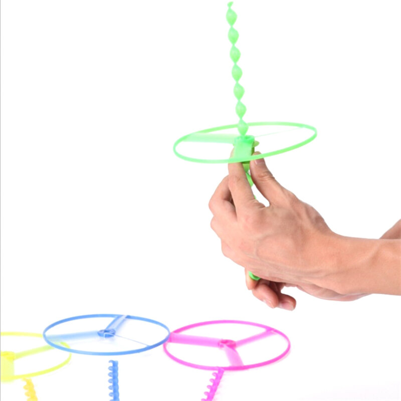 5pcs Twisty voador pires helicópteros de bambu ao ar livre Dragonfly plástico manuseio de brinquedos clássicos favores de festa [cor aleatória]
